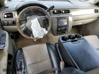 2008 Chevrolet Avalanche LS with VIN 3GNEC120X8G143925, listed as a Copart auction lot 80324424 with 297,310 mi miles and Salvage Title. Bid and sale history available at carsss.com. Image 8.