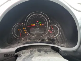 2014 Volkswagen Beetle 1.8T w/Premium z VIN 3VW517AT6EM816698, wystawiony jako Copart lot #57344055 z przebiegiem 52 782 mil mil oraz Szkody całkowita. Historia ofert i sprzedaży dostępna na DreamBid. Obrazek 9.