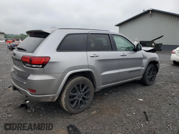 2020 Jeep Grand Cherokee Altitude z VIN 1C4RJFAG2LC408828, wystawiony jako Copart lot #56826115 z przebiegiem 89 641 mil mil oraz Szkoda całkowita • Salvage title. Historia ofert i sprzedaży dostępna na DreamBid. Obrazek 3.