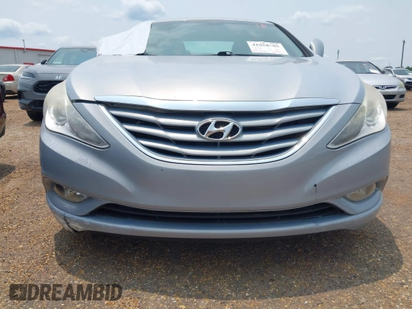 2013 Hyundai Sonata GLS z VIN 5NPEB4AC2DH781807, wystawiony jako IAAI lot #41958385 z przebiegiem 177 531 mil mil oraz . Historia ofert i sprzedaży dostępna na DreamBid. Obrazek 17.