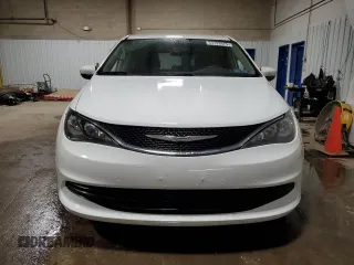 2017 Chrysler Pacifica Touring with VIN 2C4RC1DG5HR610456, listed as a Copart auction lot 53793975 with 132,935 mi miles and Salvage Title. Bid and sale history available at DreamBid. Image 5.