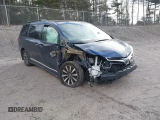 2018 Toyota Sienna XLE with VIN 5TDDZ3DC0JS204454, listed as a IAAI auction lot 41256608 with 153,543 mi miles. Bid and sale history available at carsss.com. Image 1.
