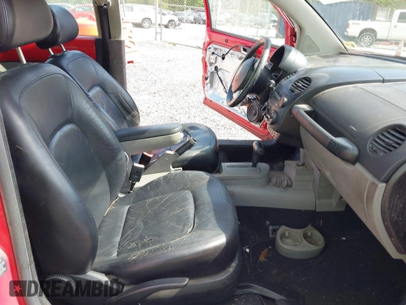 2003 Volkswagen Beetle GLS with VIN 3VWCD21C33M422915, listed as a IAAI auction lot 42130236 with 194,689 mi miles and . Bid and sale history available at DreamBid. Image 5.