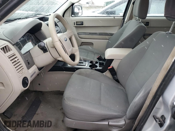 2010 Ford Escape XLS с VIN 1FMCU0C77AKD47899, выставлен на аукционе Copart как лот 45043535 с пробегом Не указан миль и Списание • Salvage title. История ставок и продаж доступна на DreamBid. Изображение 7.