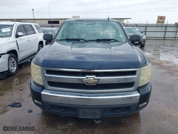 2008 Chevrolet Silverado 1500 LT w/1LT with VIN 3GCEK13J18G281131, listed as a IAAI auction lot 41715224 with 193,458 mi miles. Bid and sale history available at carsss.com. Image 12.