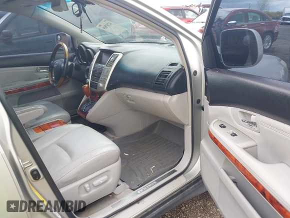2004 Lexus RX with VIN 2T2HA31U84C016067, listed as a IAAI auction lot 42207819 with 281,797 mi miles. Bid and sale history available at carsss.com. Image 5.