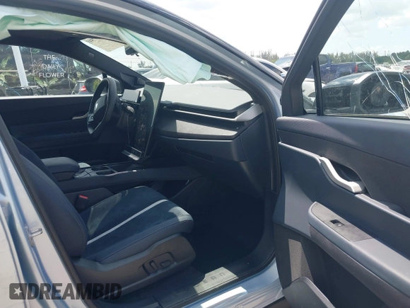 2023 Fisker Ocean One z VIN VCF1ZBU22PG006157, wystawiony jako IAAI lot #41887759 z przebiegiem 3322 mil mil oraz . Historia ofert i sprzedaży dostępna na DreamBid. Obrazek 5.