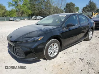 2025 Toyota Camry LE z VIN 4T1DBADK8SU506079, wystawiony jako Copart lot #53310015 z przebiegiem 3 282 mil mil oraz Szkoda całkowita • Salvage title. Historia ofert i sprzedaży dostępna na DreamBid. Obrazek 1.