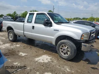 2006 Ford F-250 XL z VIN 1FTSX21556EC90337, wystawiony jako Copart lot #56307825 z przebiegiem 152 754 mil mil oraz Szkoda całkowita • Salvage title. Historia ofert i sprzedaży dostępna na DreamBid. Obrazek 4.