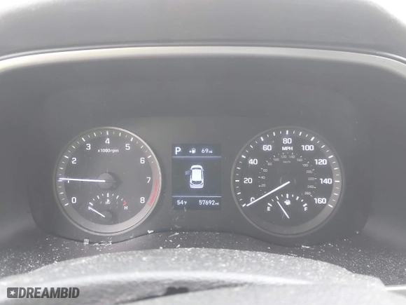 2019 Hyundai Tucson SE with VIN KM8J23A48KU923772, listed as a IAAI auction lot 42069850 with 57,692 mi miles. Bid and sale history available at carsss.com. Image 7.