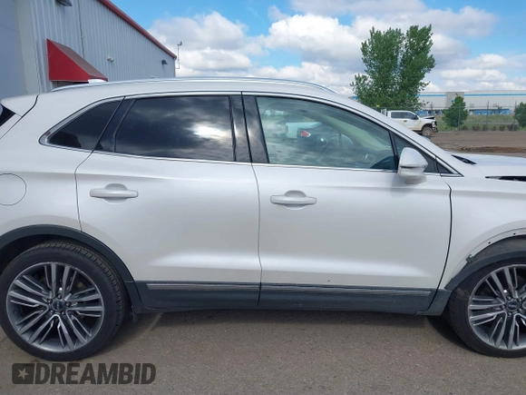 2016 Lincoln MKC Reserve with VIN 5LMTJ3DH1GUJ12829, listed as a IAAI auction lot 42370899 with 123,980 mi miles and . Bid and sale history available at DreamBid. Image 14.