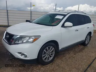 2014 Nissan Pathfinder SV with VIN 5N1AR2MN1EC633801, listed as a IAAI auction lot 41759457 with 190,723 mi miles and . Bid and sale history available at DreamBid. Image 2.