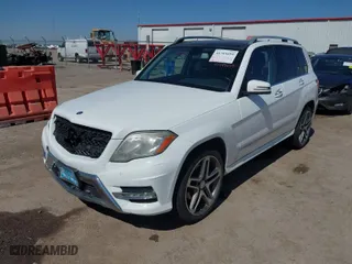 2014 Mercedes-Benz GLK-Class GLK 350 with VIN WDCGG8JB3EG299565, listed as a IAAI auction lot 41743659 with 198,245 mi miles. Bid and sale history available at carsss.com. Image 2.