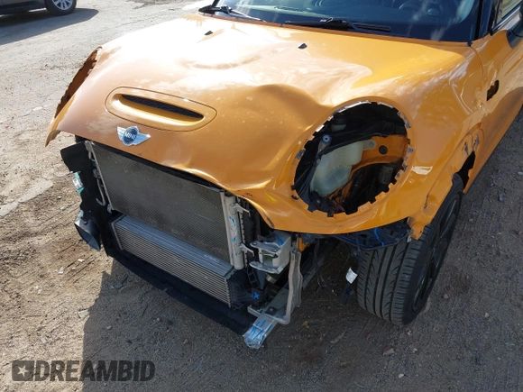 2015 MINI Hardtop 4 Door S z VIN WMWXU3C51F2B57061, wystawiony jako IAAI lot #41691431 z przebiegiem 66 406 mil mil oraz . Historia ofert i sprzedaży dostępna na DreamBid. Obrazek 6.