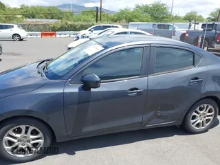 2016 Scion iA z VIN 3MYDLBZV5GY113222, wystawiony jako IAAI lot #42076460 z przebiegiem 112 249 mil mil oraz . Historia ofert i sprzedaży dostępna na DreamBid. Obrazek 6.