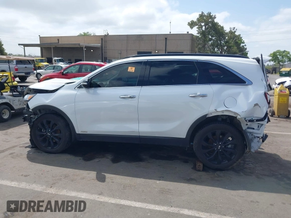 2020 Kia Sorento LX with VIN 5XYPGDA55LG696963, listed as a IAAI auction lot 42115662 with Not Provided miles and . Bid and sale history available at carsss.com. Image 14.