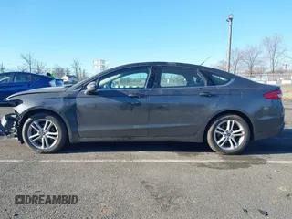 2018 Ford Fusion SE with VIN 3FA6P0HD8JR283073, listed as a IAAI auction lot 41823858 with 61,290 mi miles. Bid and sale history available at carsss.com. Image 14.