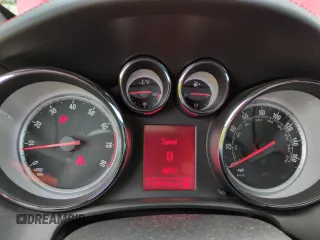 2017 Buick Cascada Sport Touring с VIN W04WJ3N52HG102796, выставлен на аукционе Copart как лот 74427574 с пробегом 55 712 миль миль и Списание • Salvage title. История ставок и продаж доступна на DreamBid. Изображение 9.