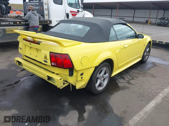 2001 Ford Mustang Deluxe с VIN 1FAFP44451F131472, выставлен на аукционе IAAI как лот 42119006 с пробегом 63 388 миль миль и . История ставок и продаж доступна на DreamBid. Изображение 4.