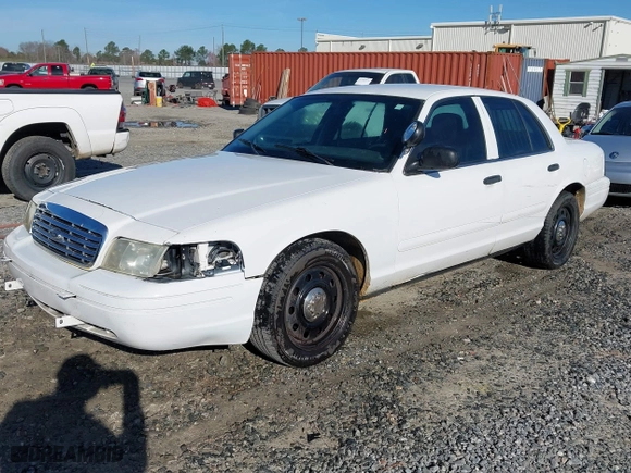 2008 Ford Police Interceptor with VIN 2FAHP71V48X102129, listed as a IAAI auction lot 41753135 with 214,804 mi miles. Bid and sale history available at carsss.com. Image 17.