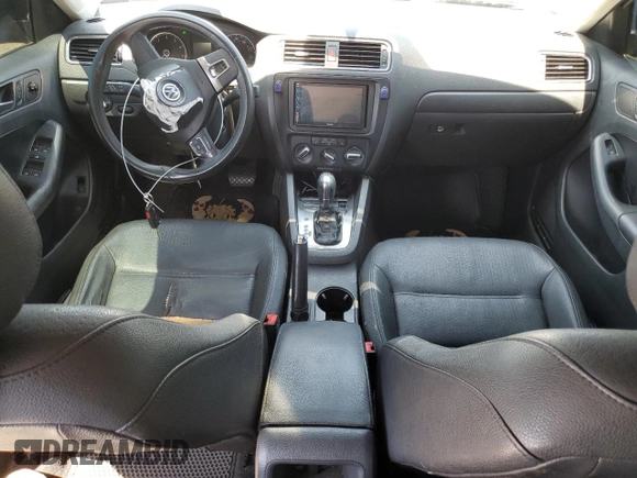 2012 Volkswagen Jetta SE with VIN 3VWDX7AJ4CM307103, listed as a Copart auction lot 61464545 with 141,211 mi miles and Salvage title. Bid and sale history available at DreamBid. Image 8.
