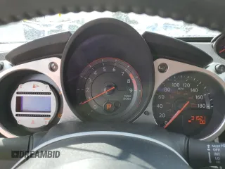 2009 Nissan 370Z z VIN JN1AZ44E69M405389, wystawiony jako Copart lot #43340975 z przebiegiem 31 521 mil mil oraz Szkoda całkowita • Salvage title. Historia ofert i sprzedaży dostępna na DreamBid. Obrazek 9.