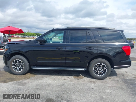 2022 Ford Expedition XLT with VIN 1FMJU1JT9NEA67323, listed as a IAAI auction lot 41628599 with 34,513 mi miles. Bid and sale history available at carsss.com. Image 14.