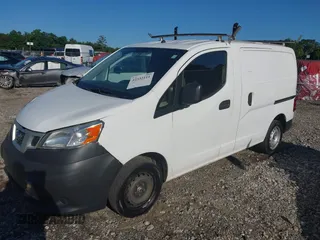 2014 Nissan NV200 S z VIN 3N6CM0KN7EK695147, wystawiony jako IAAI lot #42332111 z przebiegiem 322 650 mil mil oraz . Historia ofert i sprzedaży dostępna na DreamBid. Obrazek 2.