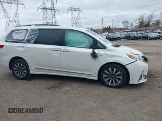 2018 Toyota Sienna XLE with VIN 5TDDZ3DC3JS197113, listed as a IAAI auction lot 41622680 with 70,308 mi miles. Bid and sale history available at carsss.com. Image 14.