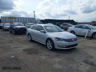 2012 Volkswagen Passat SE w/Sunroof with VIN 1VWBM7A32CC100678, listed as a IAAI auction lot 41925484 with 154,373 mi miles. Bid and sale history available at carsss.com. Image 1.