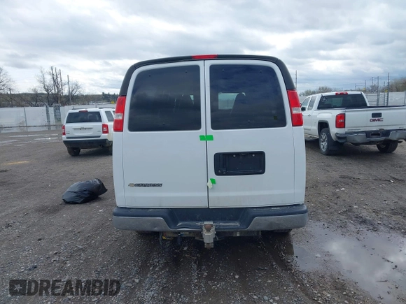 2018 Chevrolet Express Passenger LT z VIN 1GAZGPFG0J1329933, wystawiony jako IAAI lot #42116300 z przebiegiem 114 269 mil mil oraz . Historia ofert i sprzedaży dostępna na DreamBid. Obrazek 16.