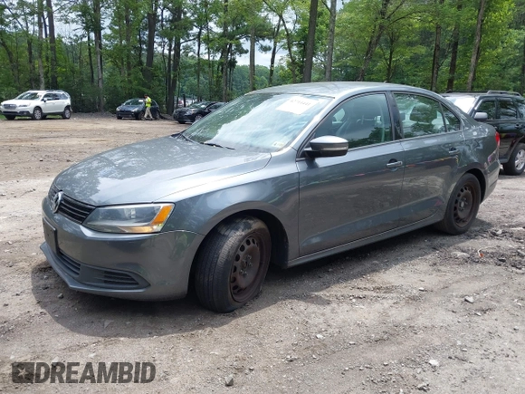 2014 Volkswagen Jetta SE with VIN 3VWD07AJ0EM236487, listed as a IAAI auction lot 42714441 with 124,596 mi miles and . Bid and sale history available at DreamBid. Image 2.