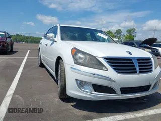 2013 Hyundai Equus Signature z VIN KMHGH4JH9DU070688, wystawiony jako IAAI lot #42706570 z przebiegiem 116 305 mil mil oraz . Historia ofert i sprzedaży dostępna na DreamBid. Obrazek 1.