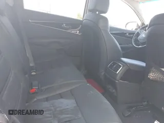 2019 Kia Sorento EX V6 with VIN 5XYPHDA52KG564867, listed as a IAAI auction lot 41991146 with 70,458 mi miles. Bid and sale history available at carsss.com. Image 8.