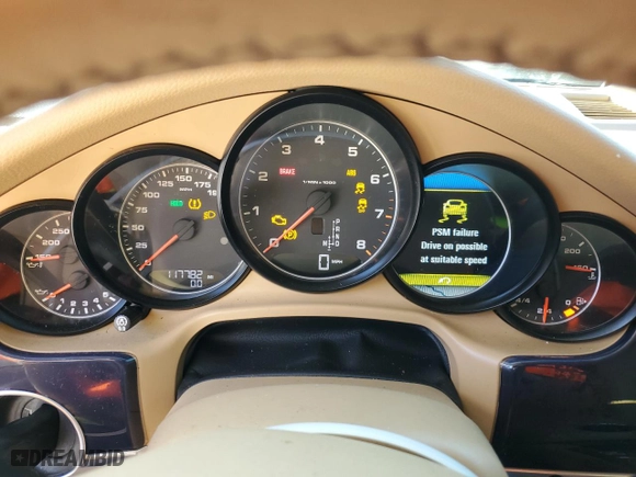 2014 Porsche Panamera with VIN WP0AA2A76EL009798, listed as a Copart auction lot 85105034 with 117,782 mi miles and Clean Title. Bid and sale history available at carsss.com. Image 9.