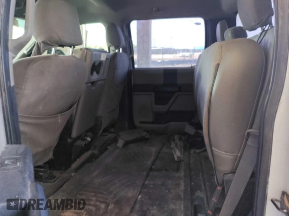 2019 Ford F-250 XL z VIN 1FT7W2B60KED86550, wystawiony jako IAAI lot #42501135 z przebiegiem 188 501 mil mil oraz . Historia ofert i sprzedaży dostępna na DreamBid. Obrazek 23.