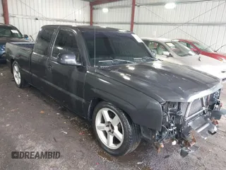 2005 Chevrolet Silverado 1500 LS with VIN 2GCEC19V151298149, listed as a IAAI auction lot 41904701 with 260,054 mi miles and . Bid and sale history available at DreamBid. Image 1.