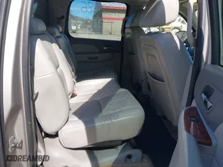 2007 Chevrolet Avalanche LTZ with VIN 3GNFK12357G123484, listed as a IAAI auction lot 41881886 with 181,223 mi miles. Bid and sale history available at carsss.com. Image 8.