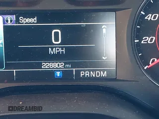 2016 Chevrolet Camaro 2LT z VIN 1G1FD1RS6G0127380, wystawiony jako IAAI lot #41984666 z przebiegiem 228 802 mil mil oraz . Historia ofert i sprzedaży dostępna na DreamBid. Obrazek 14.