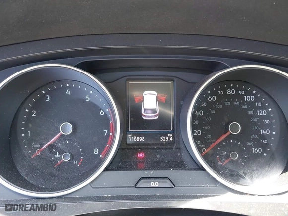 2019 Volkswagen Tiguan SE with VIN 3VV3B7AX5KM195140, listed as a IAAI auction lot 41803748 with 116,898 mi miles. Bid and sale history available at carsss.com. Image 7.