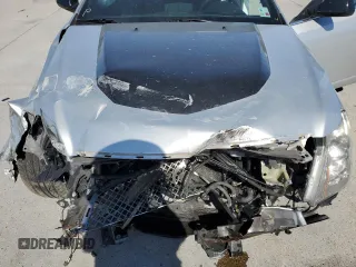 2013 Cadillac CTS-V z VIN 1G6DV1EP8D0171019, wystawiony jako Copart lot #76689644 z przebiegiem 136 098 mil mil oraz Szkody całkowita. Historia ofert i sprzedaży dostępna na DreamBid. Obrazek 12.