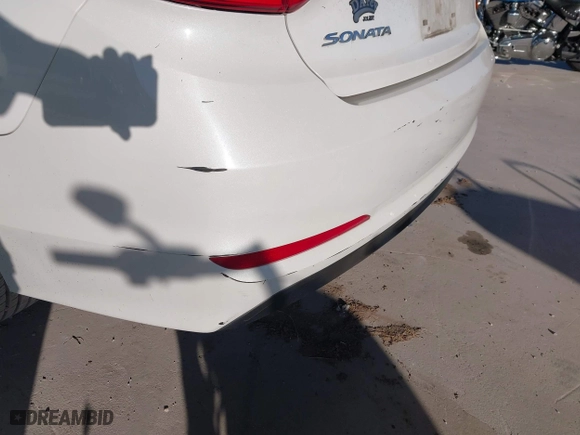 2015 Hyundai Sonata 2.4L SE with VIN 5NPE24AF5FH122097, listed as a IAAI auction lot 42065663 with 218,586 mi miles. Bid and sale history available at carsss.com. Image 14.