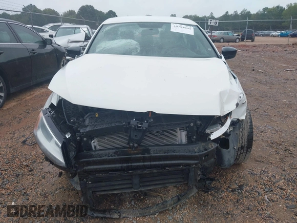 2015 Volkswagen Jetta SE z VIN 3VWD17AJ1FM225271, wystawiony jako IAAI lot #40353904 z przebiegiem 83 317 mil mil oraz . Historia ofert i sprzedaży dostępna na DreamBid. Obrazek 13.
