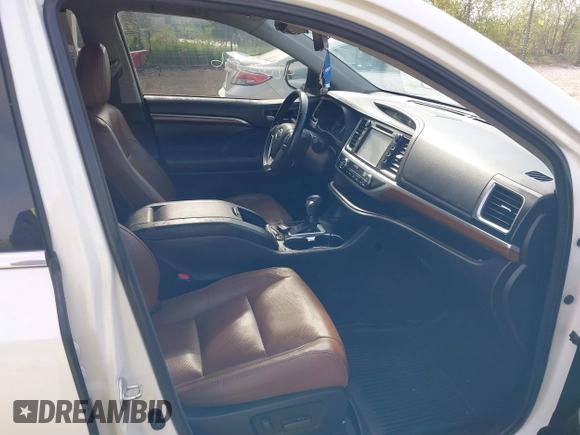 2018 Toyota Highlander Limited with VIN 5TDDZRFH1JS860254, listed as a IAAI auction lot 42263546 with 55,822 mi miles and . Bid and sale history available at DreamBid. Image 5.