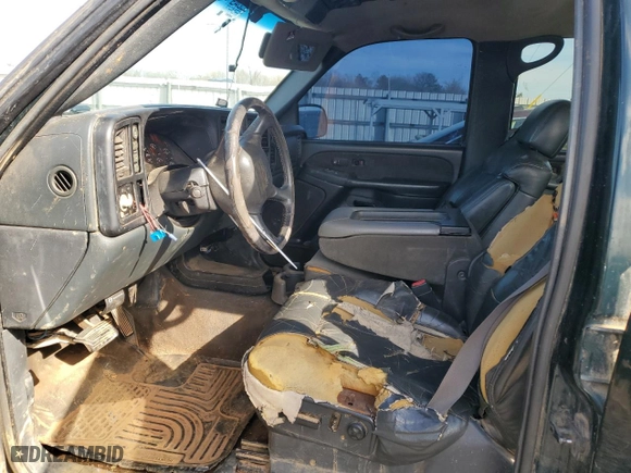 2002 Chevrolet Silverado 1500HD LT with VIN 1GCGK13U82F196203, listed as a Copart auction lot 48412945 with 308,132 mi miles and Salvage Title. Bid and sale history available at carsss.com. Image 7.