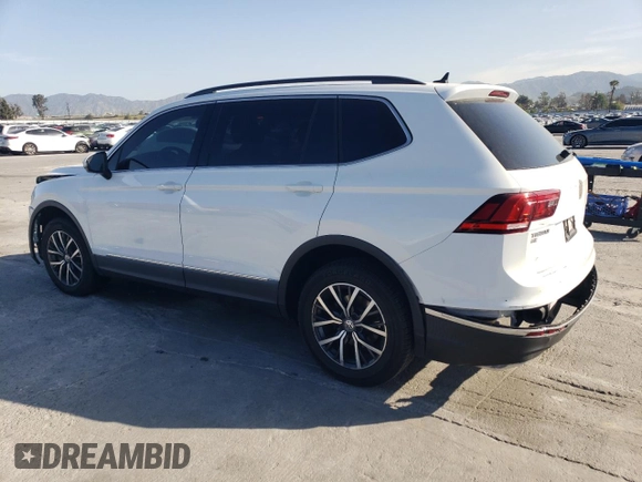 2020 Volkswagen Tiguan SE z VIN 3VV3B7AX6LM107732, wystawiony jako Copart lot #52038695 z przebiegiem 27 317 mil mil oraz Szkoda całkowita • Salvage title. Historia ofert i sprzedaży dostępna na DreamBid. Obrazek 2.
