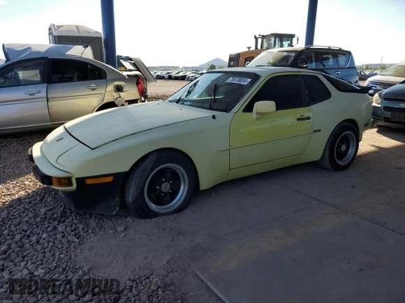 1983 Porsche 944 z VIN WP0AA0943DN459166, wystawiony jako Copart lot #75570024 z przebiegiem 82 020 mil mil oraz Czysty tytuł • Clean title. Historia ofert i sprzedaży dostępna na DreamBid. Obrazek 1.