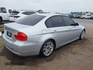 2006 BMW 3 Series 325i z VIN WBAVB13586KR56737, wystawiony jako IAAI lot #42321253 z przebiegiem 226 615 mil mil oraz . Historia ofert i sprzedaży dostępna na DreamBid. Obrazek 4.