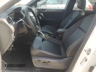 2024 Volkswagen Tiguan SE R-Line Black with VIN 3VV8B7AX4RM067827, listed as a Copart auction lot 62585995 with 6,166 mi miles and Salvage title. Bid and sale history available at DreamBid. Image 7.