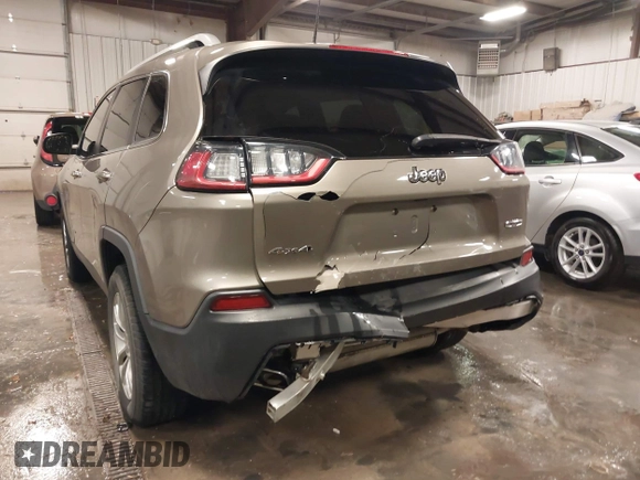 2019 Jeep Cherokee Latitude with VIN 1C4PJMCX3KD356109, listed as a IAAI auction lot 41211181 with 84,072 mi miles. Bid and sale history available at carsss.com. Image 6.